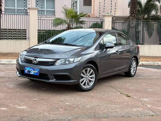 HONDA CIVIC 1.8 LXL 16V FLEX 4P AUTOMÁTICO HONDA CIVIC 1.8 LXL 16V FLEX 4P AUTOMÁTICO